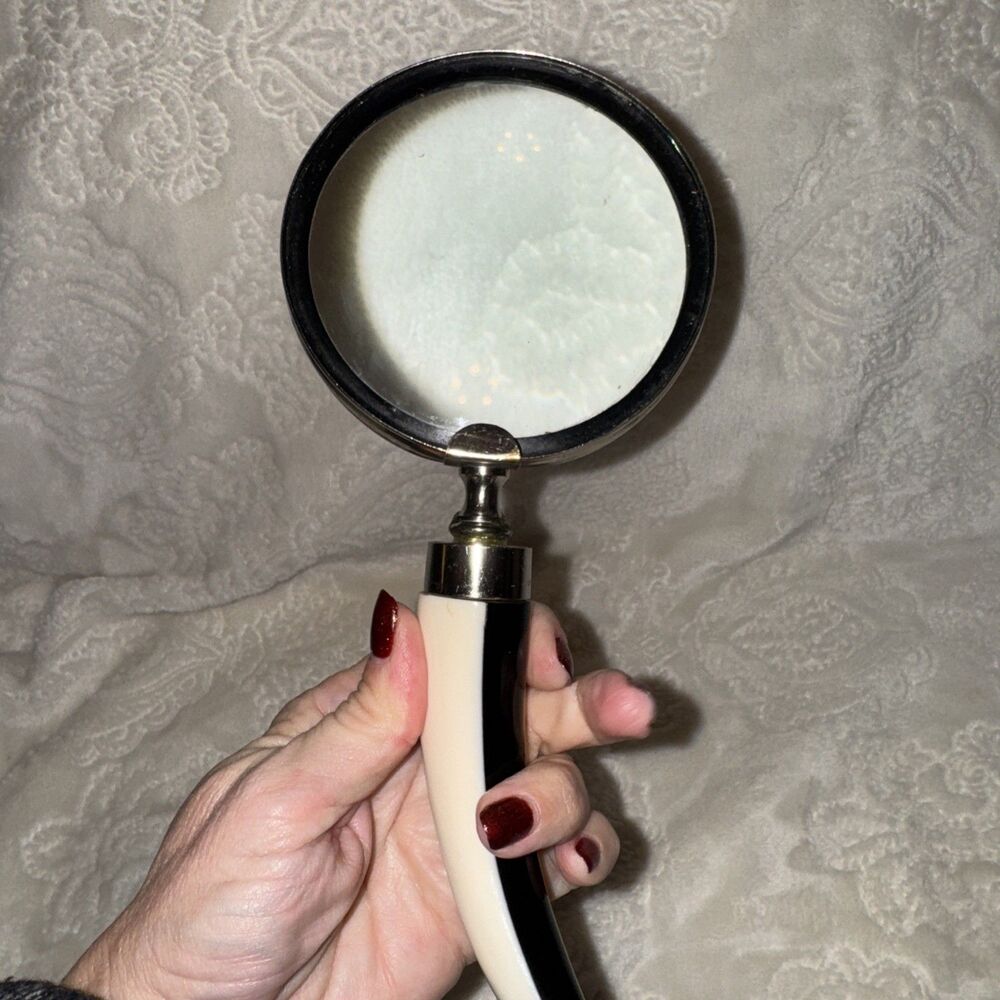 Botanica Handheld Magnifying Glass w/ Handle Black Cream Curved 9-10”